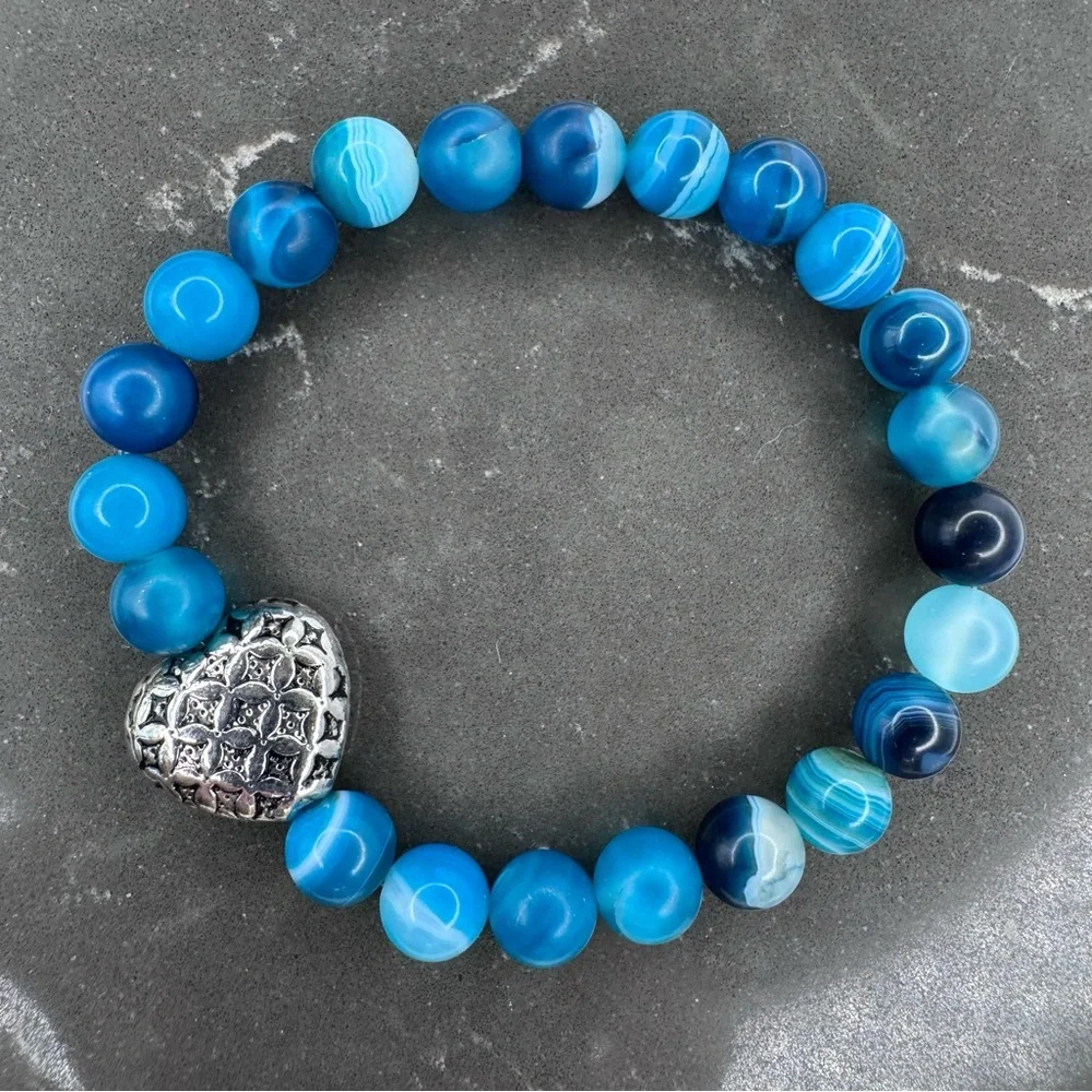 HAND CRAFTED Blue Agate Stretch Bracelet 6.5” Beaded Gemstone Silver Heart NWT